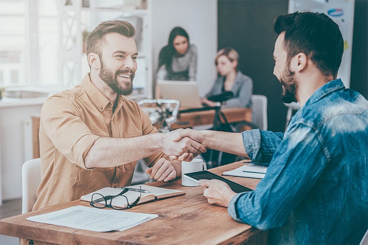 contractor-shaking-hands